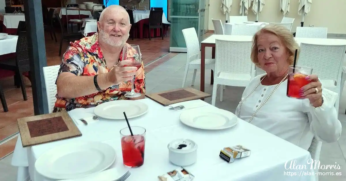 Alan Morris and Lottie Boden at Restaurante El Señorío.